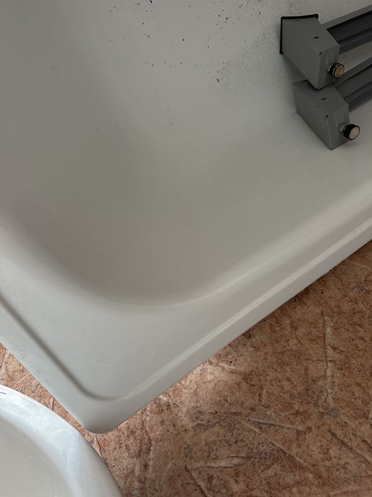 Продам ванную срочно .