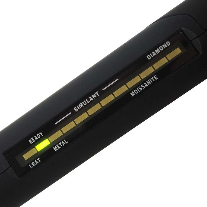 Комбиниран тестер за разграничаване на диаманти, мойсанити и симуланти