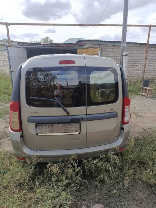 Lada largus 2013