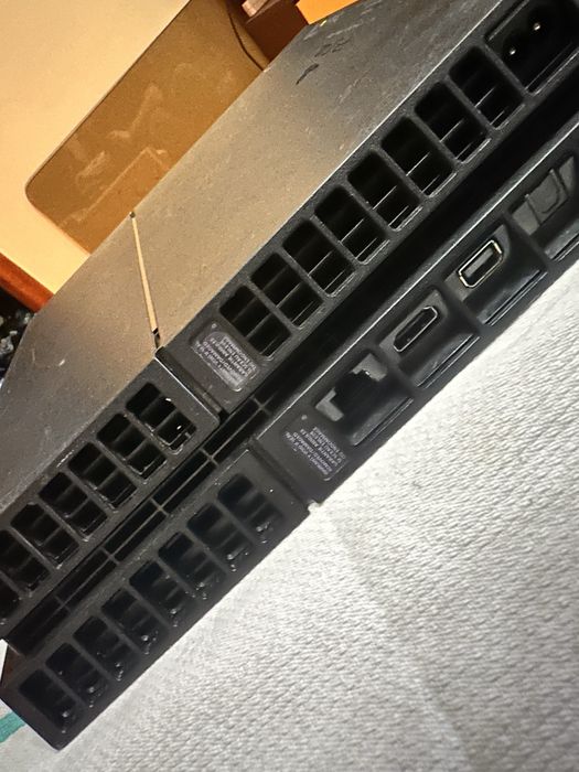 PS4 1TB Pentru Piese