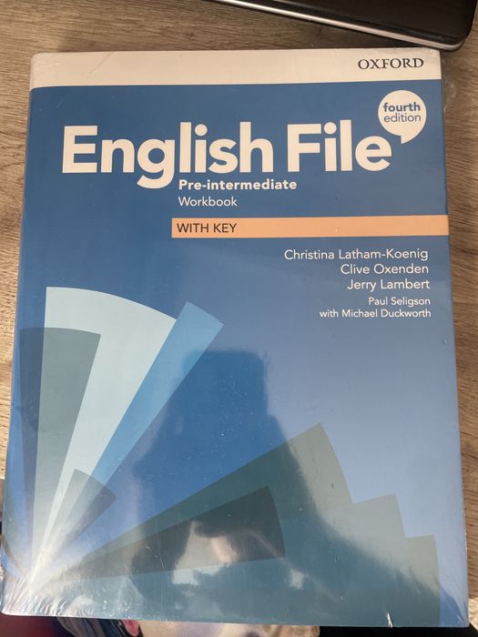 English file pre intermediate 4th edition и есть with key book