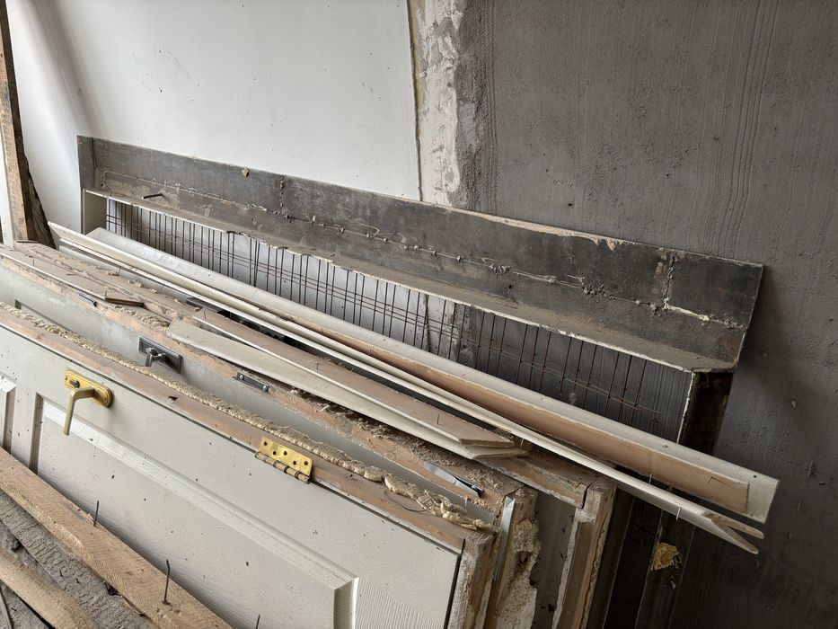 Продам 2 деревянные двери срочно, самовывоз