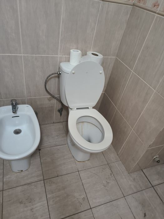 Продам раковины и унитаз