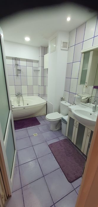 Închiriez apartament ultracentral vis a vis de Prefectură