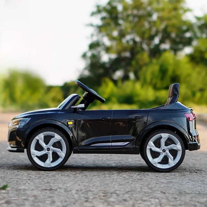 Masinuta electrica copii, Audi SQ8, 70W, 12V NOU Transport Gratuit