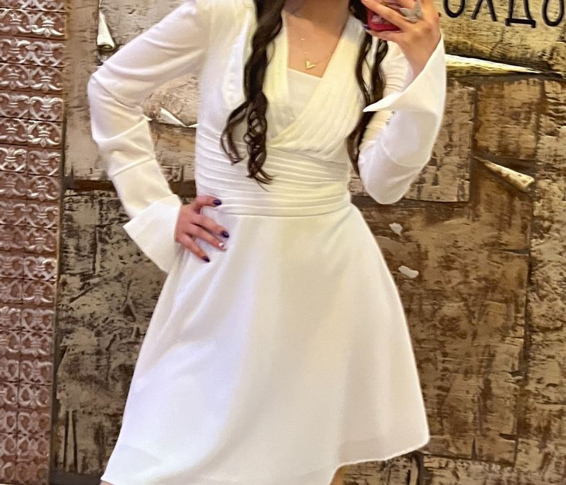 Белое Платье с Длинными рукавами