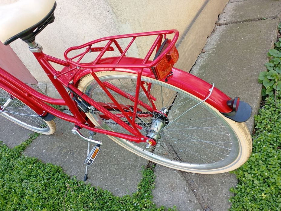 Vând bicicletă pe 28 (damă)