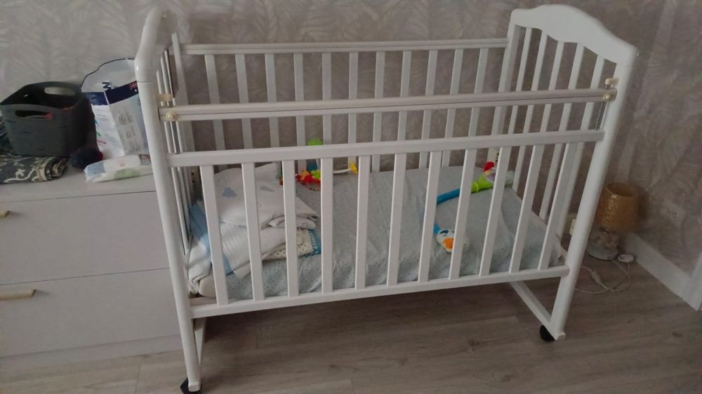 Продам детскую кроватку