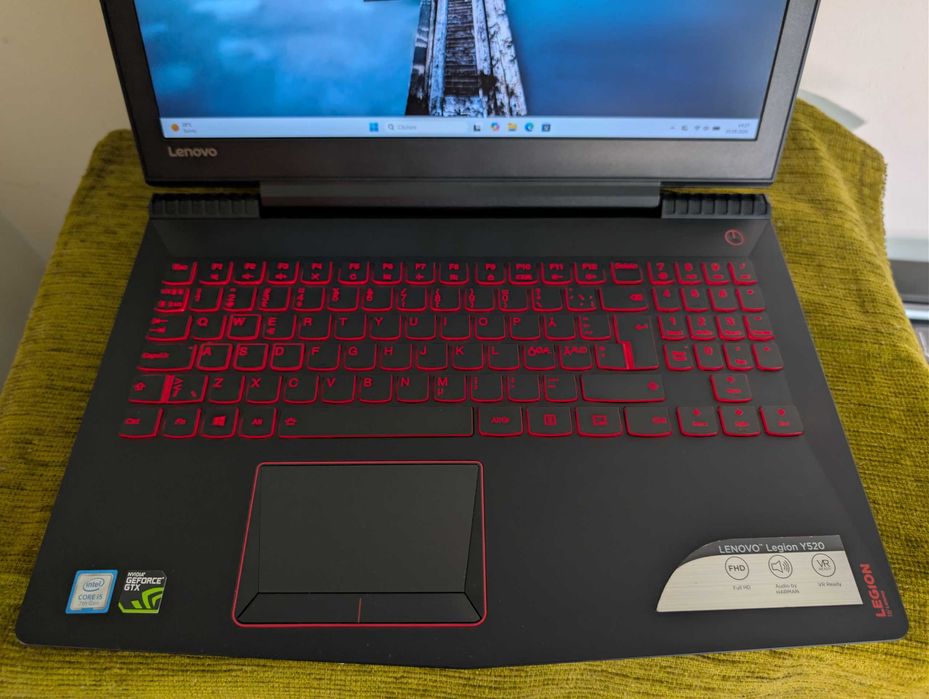 Laptop Lenovo Legion Y520, Procesor Intel Core i5-7300HQ, 8GB DDR4, GeForce GTX 1060 3GB Max-Q,