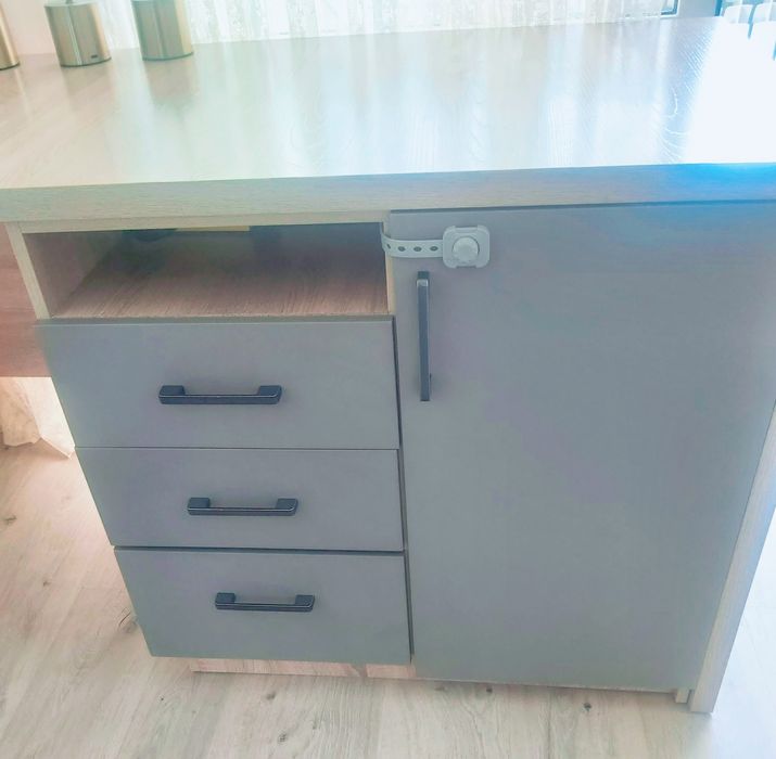 Продаю компьтерный стол