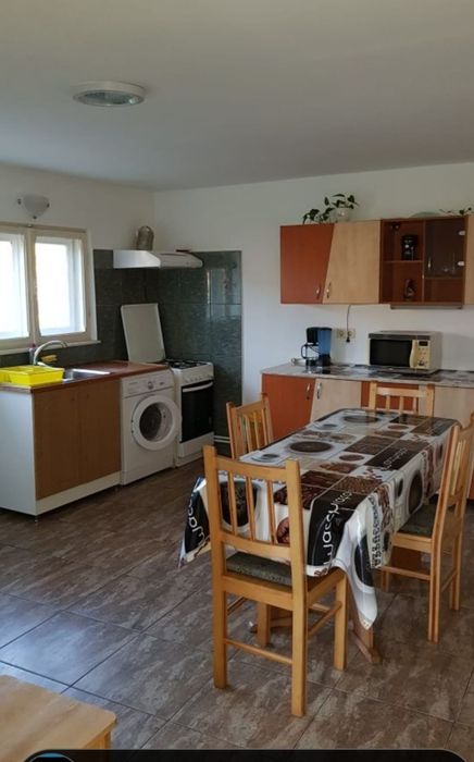 Apartament de inchiriat la curte in vilă - Câmpina/Prahova