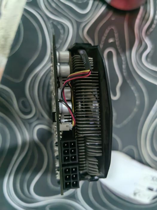 видеокарта GTX560 Ti 1Гб
