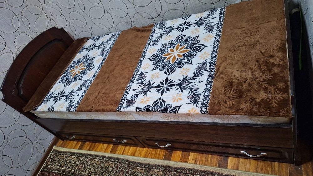 Продаётся односпальная кровать