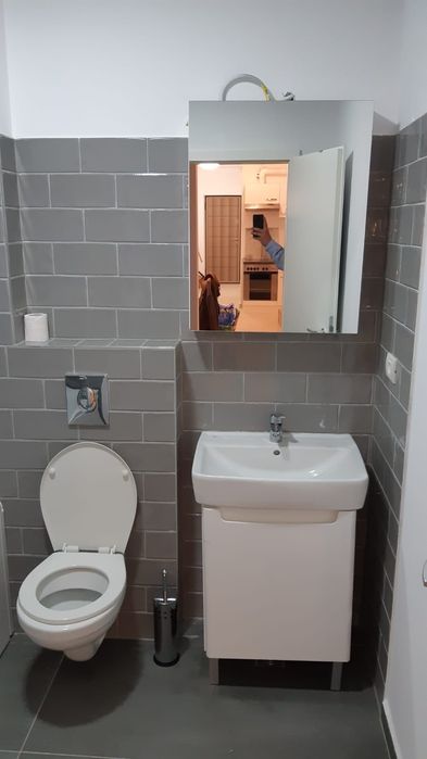 Închiriez apartament 3 camere