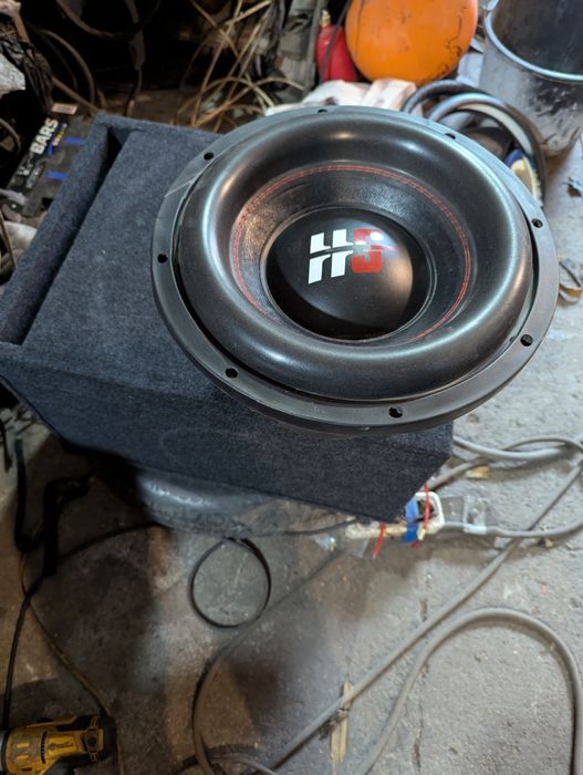 Продам мощный сабвуфер