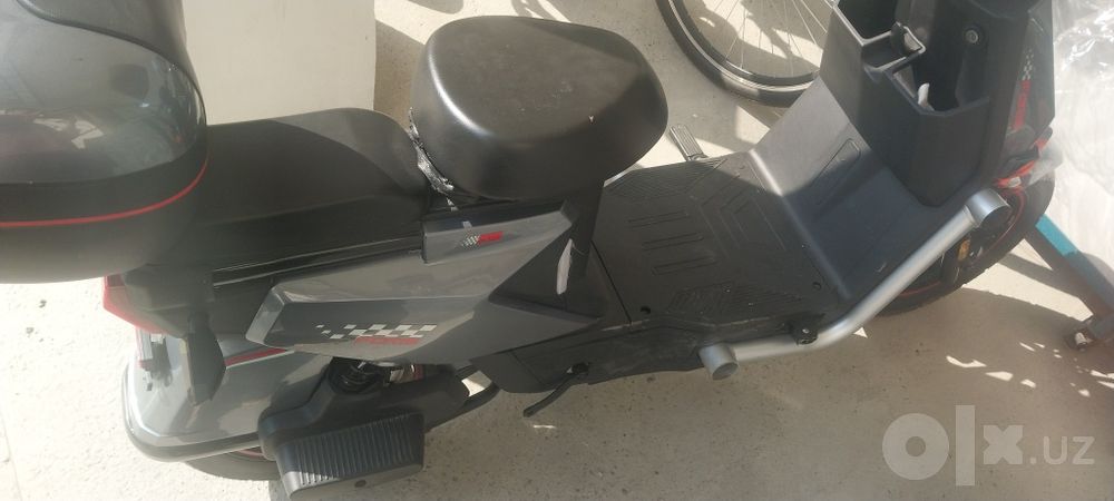Elektro. Skuter. Drongo.
