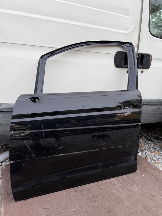 Врата VW Touran 2015 год.-