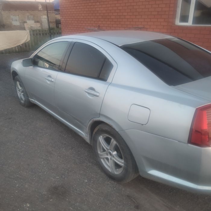 Митсубитси галант