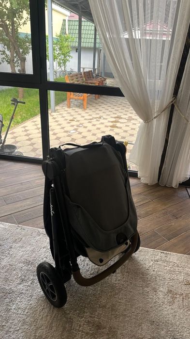 Детское каляска в идеальном состаяние