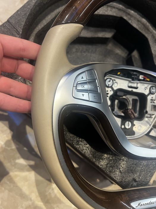 Бежов махагонов волан Mercedes S-class W222