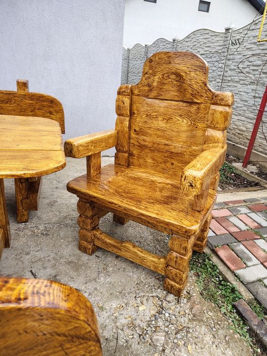 Masă cu băncuțe pentru curte