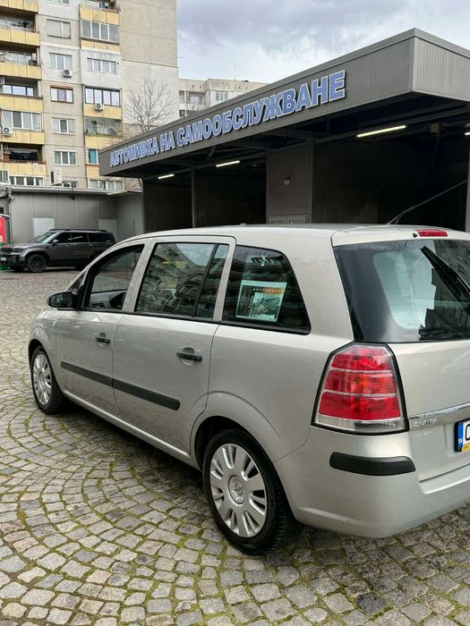 Опел зафира 2007г бензин седем местен