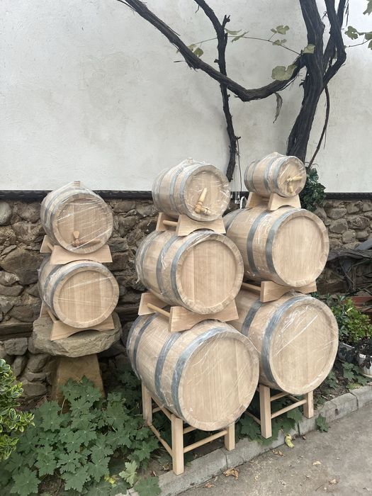 Дъбови бурета и бъчви