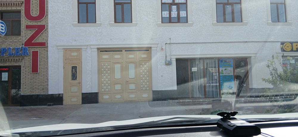 Продается   дом 2 этажа вдоль центральный дороги отличная лакация.