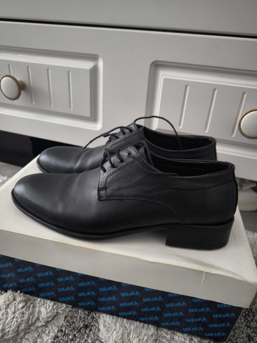 Мъжки официални обувки в черно
