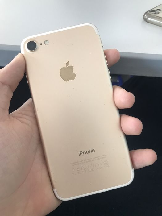 Обменяю два iphone 7