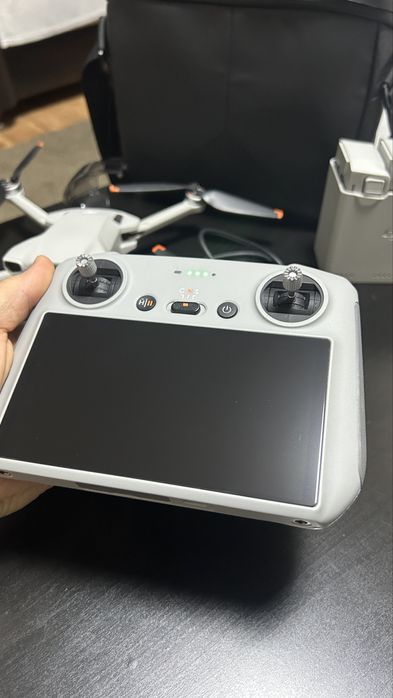 Продам дрон/квадрокоптер DJI Mini 3 RC Fly More combo