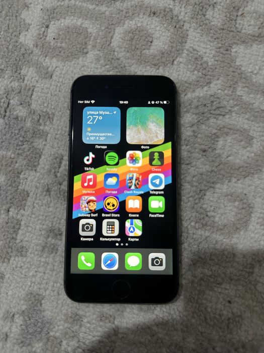 продам iPhone 8 64GB