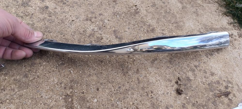 Решетки и хром лайсни Golf 8