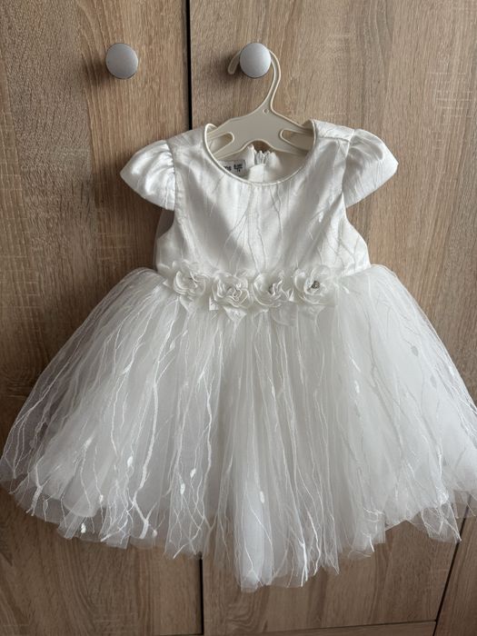 Рокля официална 6-9 месеца 74 см комплект с обувки и лента