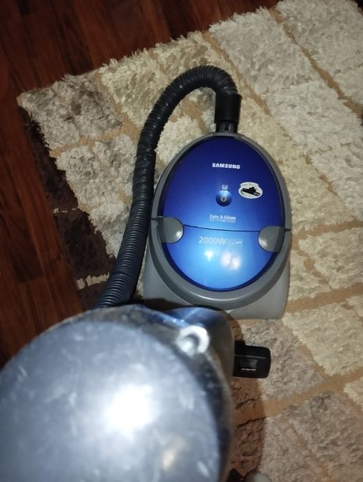 Продается срочно пылесос не работает аккумулятор