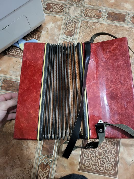 Продам гармонь ,аккордеон
