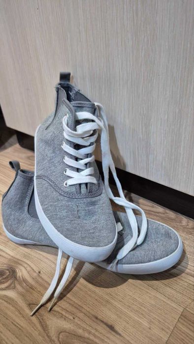 Спортни обувки, кецове- номер 38