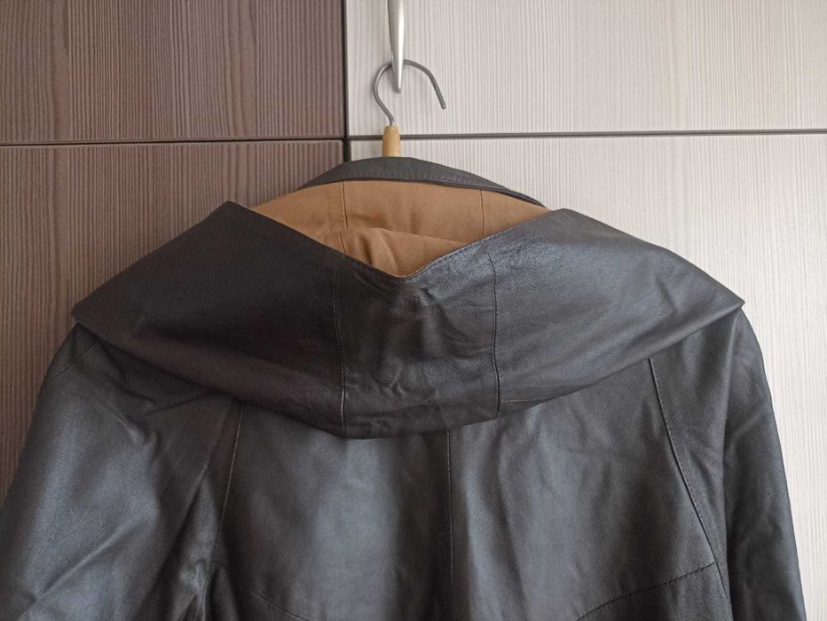 Женский кожаный плащ