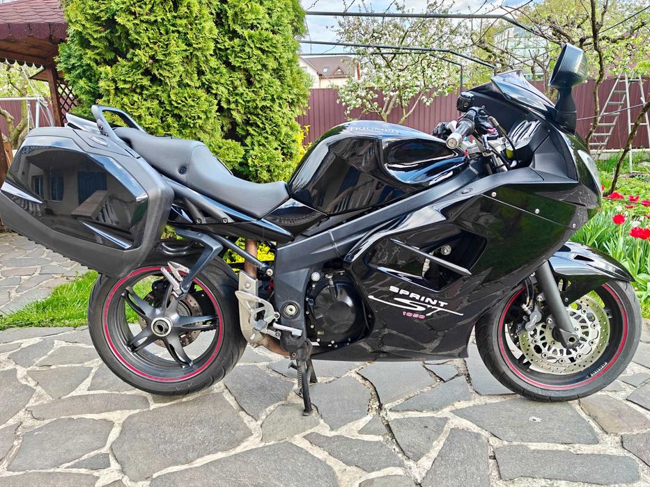 Triumph Sprint ST 1050