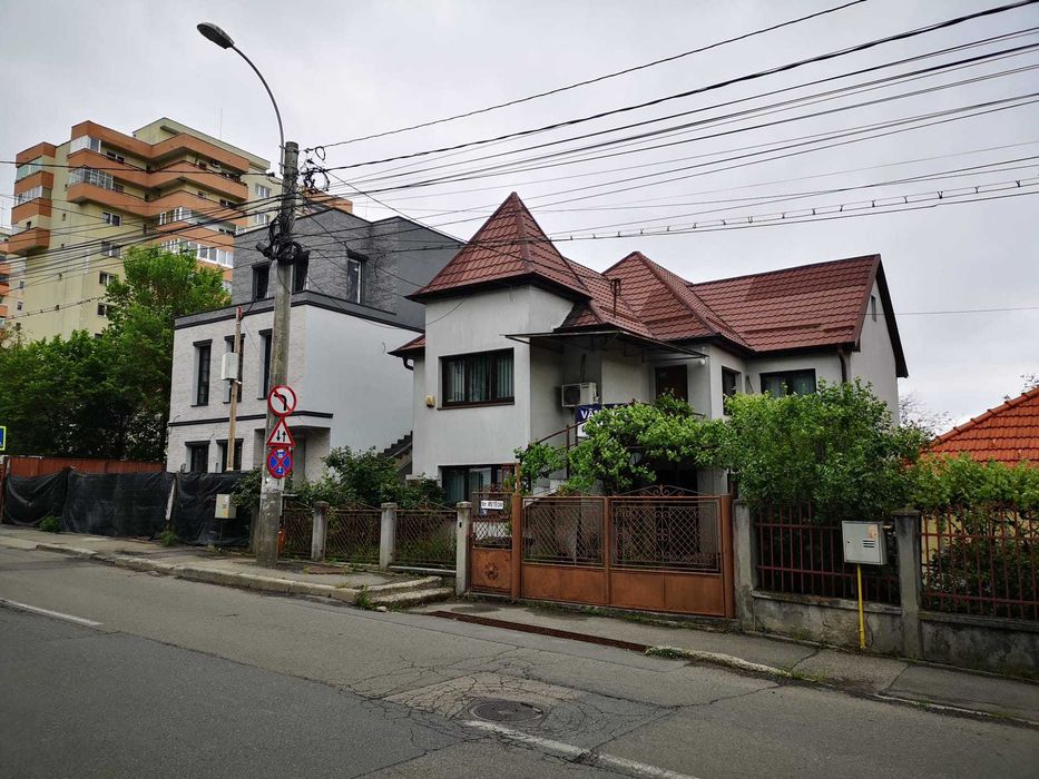 Vand casa pe strada Meteor, cartier Zorilor