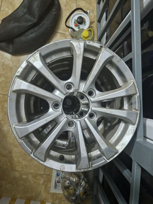 Продам диски комплект на 16