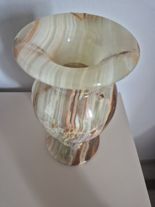 Vaza din marmura model unicat 20x10 cm