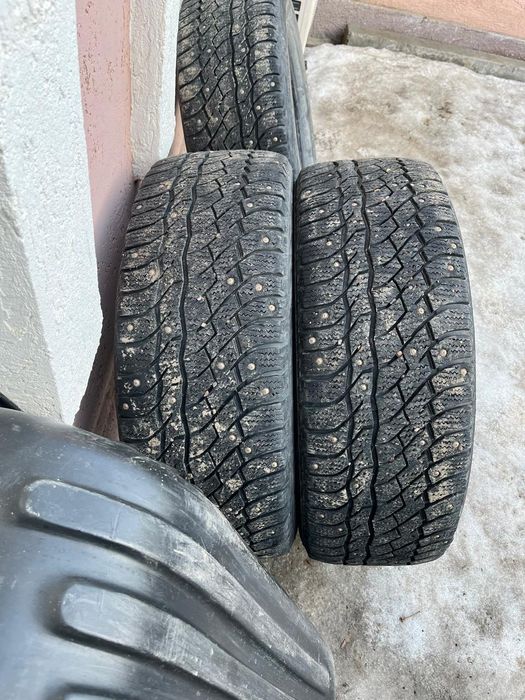 Продам шипованную резину