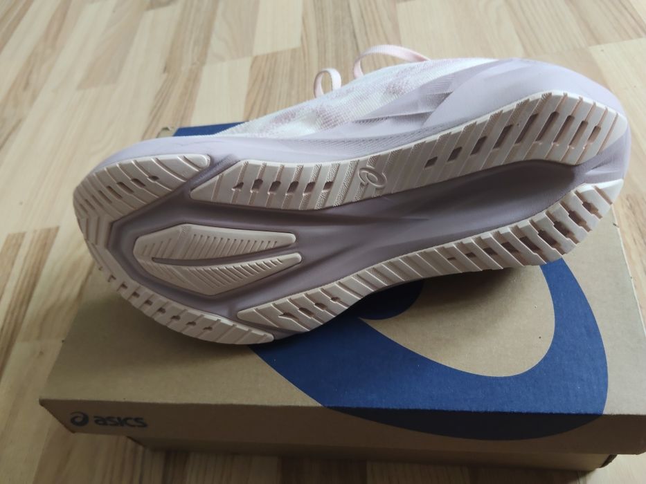 Asics novablast 5