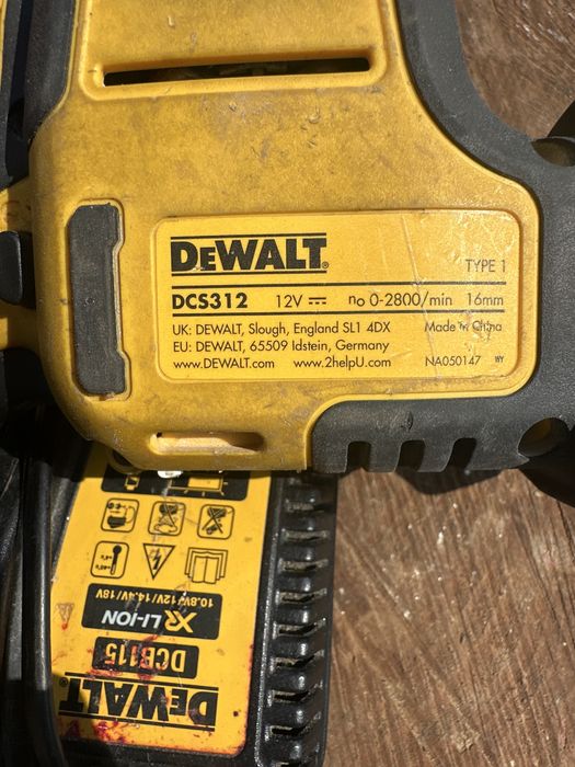 Vand fierastrau dewalt DCS312