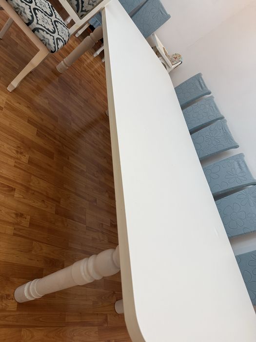 Стол со стульями