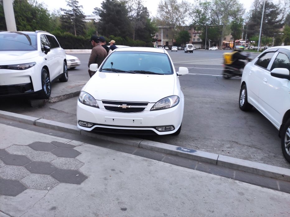 Срочно Lasette Gentra mexanika 2023  без люка