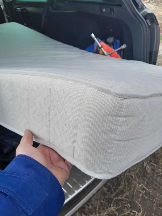 Продавам матрак 200х100 в перфектно състояние.