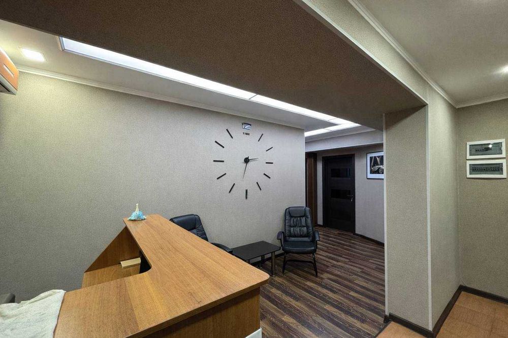 Продается Офис 101 м2, 1 этаж, Алайский, м. А.Кадыри (87648)