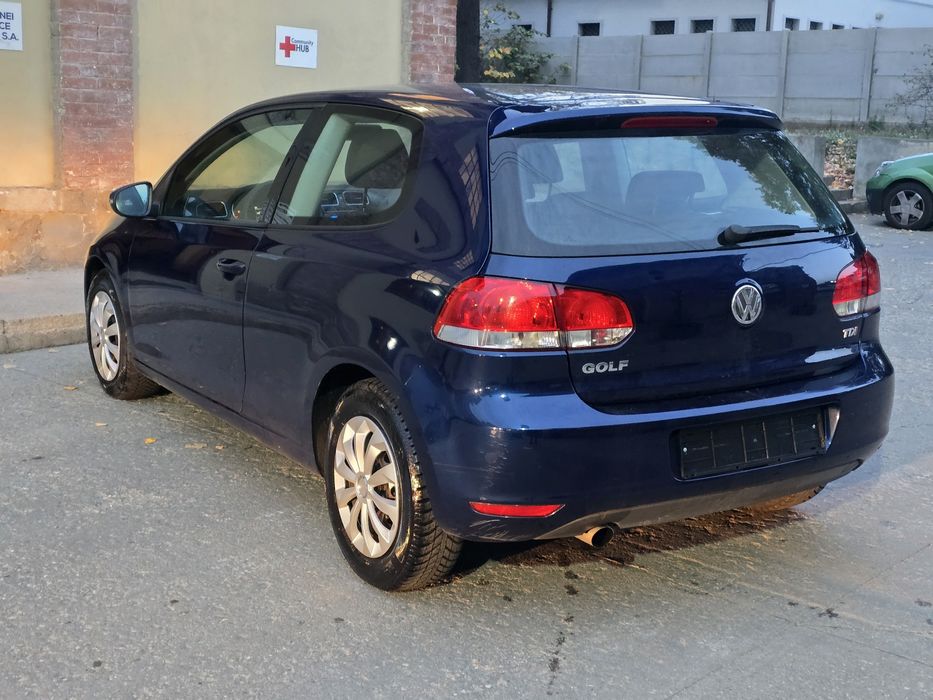 Volkswagen Golf 6 1.6 tdi - 2011